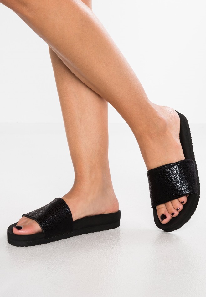 Gabor Noir | Mules Exclusives